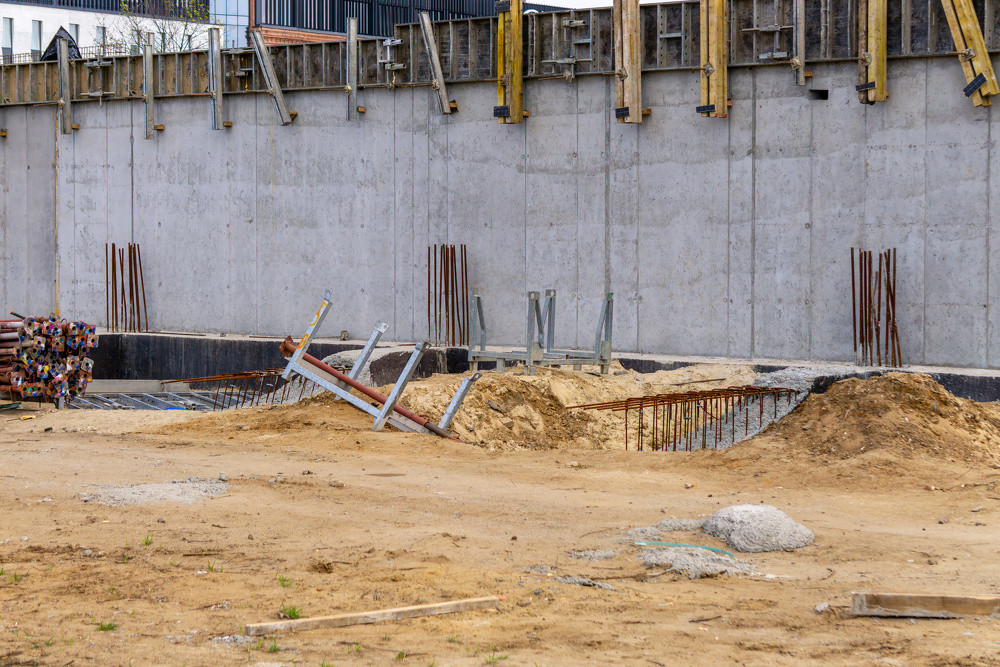 Betonstützmauer Bauarbeiten